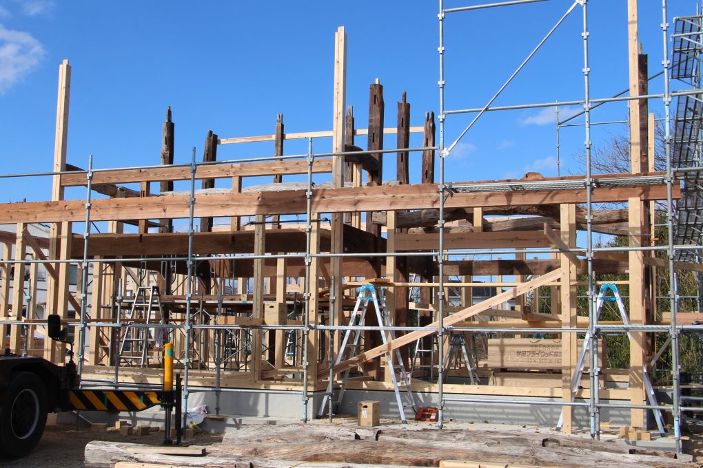 武豊・古民家移築再生住宅建て方開始 画像