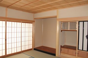 和室8畳は棹縁天井と聚楽塗りの土壁です。