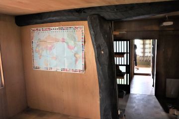 手斧仕上げの大黒柱