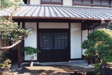 和の玄関、ガラス引き違い戸