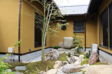 坪庭もあります。