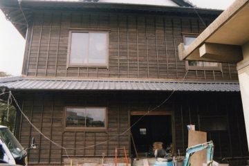 外部はキシラデコール塗装２回塗です。