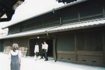 2026-03/1774621053_-1-