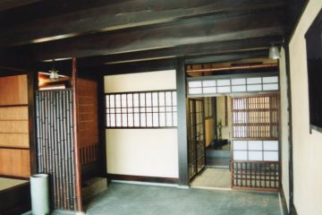 2026-03/1774621053_-5-