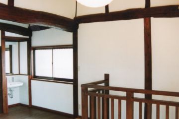 2026-03/1774688505_-17-