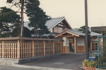 引き違い格子の門扉