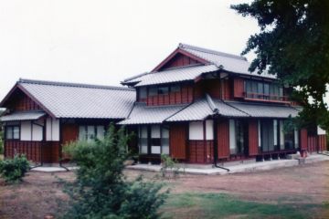 広い敷地に移築しました。