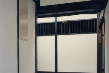 母屋の勝手口