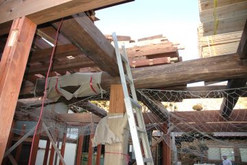 松丸太の面部分もきれいですね。