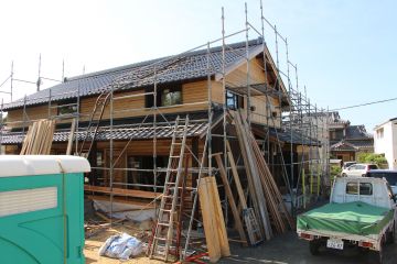 南東外観、木ズリまで打ち終わりました。