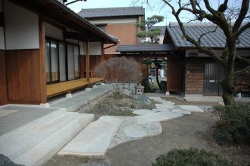 玄関前の飛び石