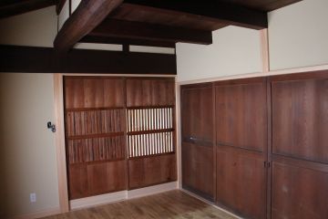既存の帯戸のクローゼット