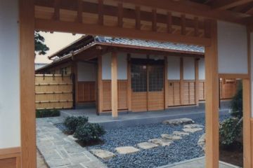 門から玄関までのアプローチ